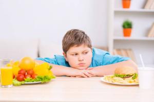 Excesul de greutate în copil: Top 7 motive pentru obezitate