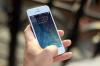 Lumina albastră de pe ecranul smartphone-ului: prejudiciul și modalități de protejare a
