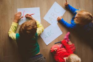 Cum să se pregătească mâna copilului la scrisoarea: se pregătește pentru școală în avans