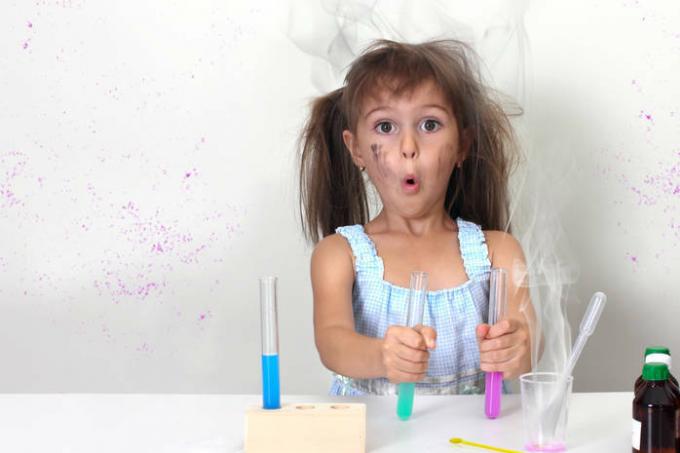 Vor fi șocați: 3 experimente interesante pentru copii