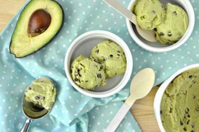 Ce să gătești atunci când slăbești la dietă: înghețata de avocado