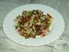 Salata cu șuncă și legume proaspete sub sos piquant