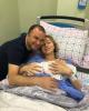 „Lumea întreagă s-a oprit”: tânăra soție a lui Viktor Pavlik a născut un fiu