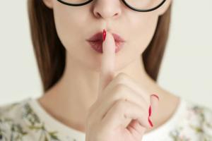 5 lucruri periculoase pentru a vorbi cu alții: păstrați-le secrete