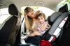 Conducătorii auto se confruntă cu o creștere a amenzii pentru transportul necorespunzătoare a copiilor în mașină