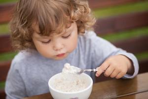 4 feluri de mâncare pe care toți copiii le urăsc