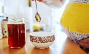 Pot să mănânc miere în timpul sarcinii: Pro și Contra