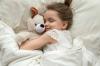 Somnul copilului în vacanță: cum să nu ieși din regim - sfatul unui medic de somn