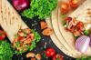 Ce să gătești pentru un copil aflat în carantină: dieta shawarma