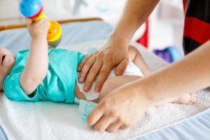 Vara și scutece: ce să facă la fundul copilului a fost sănătos în căldura