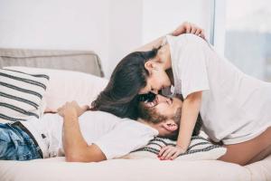 Cum să vă revitalizați relația cu soțul dvs. cu microdating