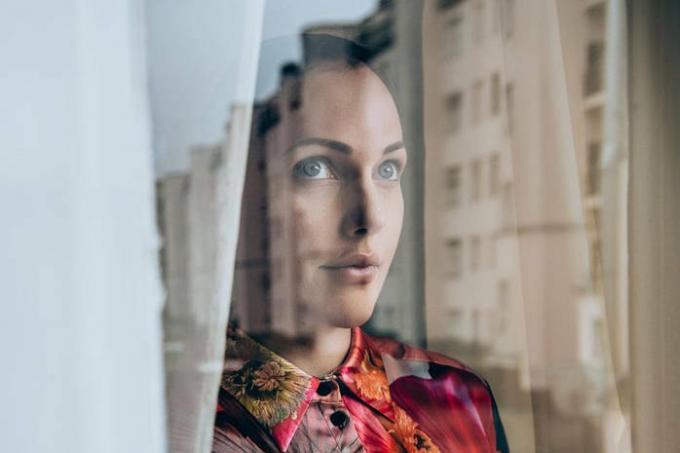 Meryem Uzerli a jucat într-o ședință foto luxoasă la 9 luni de sarcină