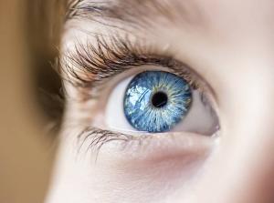 Cum de a detecta apariția tulburărilor de vedere al copilului: consiliere oftalmolog