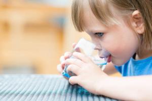 Cum să tempereze gâtul copilului: 5 cele mai eficiente metode