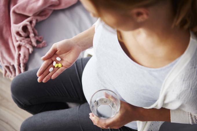 Nu numai pentru femeile însărcinate: medicii au spus cine trebuie să ia acid folic și de ce