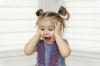 Copilul bate din cap: ce să faci? Sfatul neurologului
