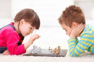 7 motive pentru a da un preșcolar șahului