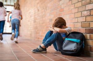 Ce se întâmplă dacă copilul fiind agresat în școală: Sfaturi pentru parinti