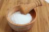 Medicii au numit 4 motive pentru care trebuie să mănânci mai multă sare